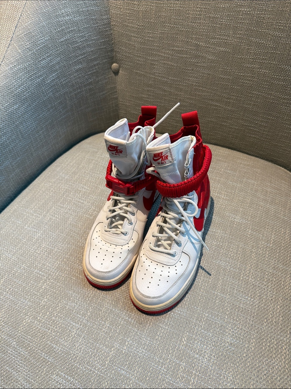 Nike women White and Red High-Top Sneakers with Strap
